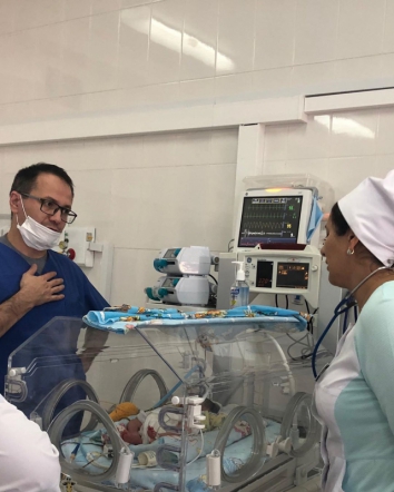 Хирург СПбГПМУ провел операцию в Грозном