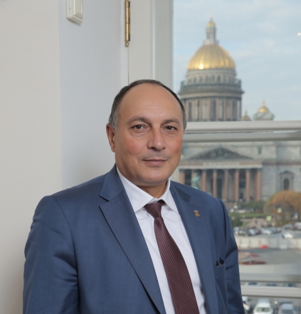 Депутат Законодательного Собрания Санкт-Петербурга, Сергей Купченко поздравил петербуржцев с праздником студенчества