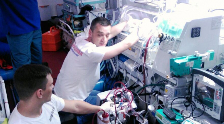 Врачи СПбГПМУ экстренно вылетели к новорожденному малышу в Нижегородскую область