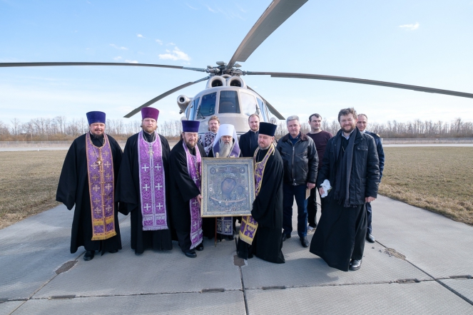 В Педиатрическом университете прошел крестный ход против эпидемии 10