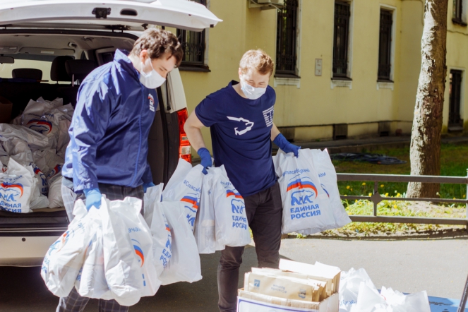 Педиатрический университет принял помощь для медиков от «Единой России»