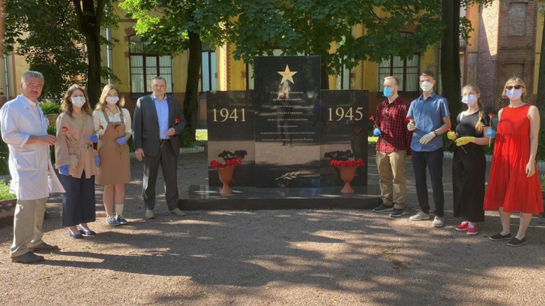 Сотрудники Педиатрического университета почтили память погибших в годы Великой Отечественной войны