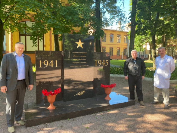 Сотрудники Педиатрического университета почтили память погибших в годы Великой Отечественной войны 3