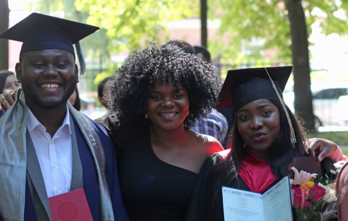 Иностранным выпускникам Педиатрического университета вручили дипломы 6