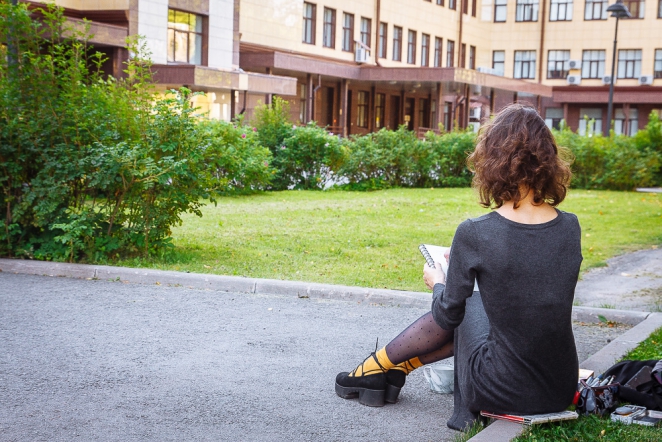 Более 20 художников нарисовали Педиатрический университет 2