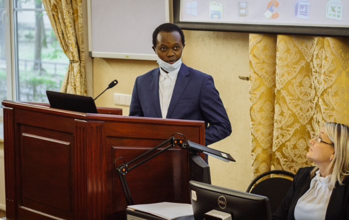 Выпускникам аспирантуры СПбГПМУ вручили дипломы 19