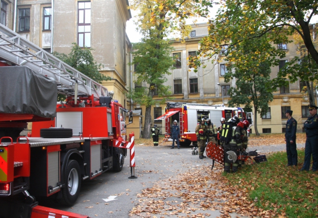 В СПбГПМУ прошли пожарно-тактические учения 11