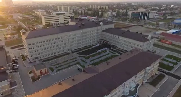 Врач клиники СПбГПМУ оказал медпомощь новорожденным пациентам в Грозном