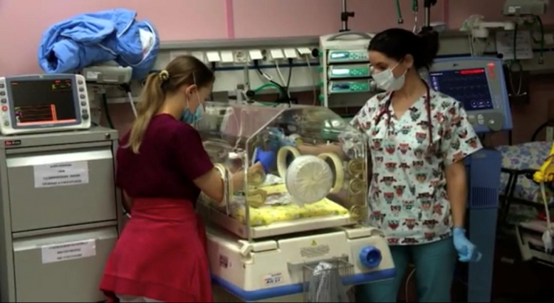 Врачи СПбГПМУ борются за жизнь младенца из Читы