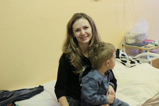 Пациентов клиники СПбГПМУ поздравил Дед Мороз 26