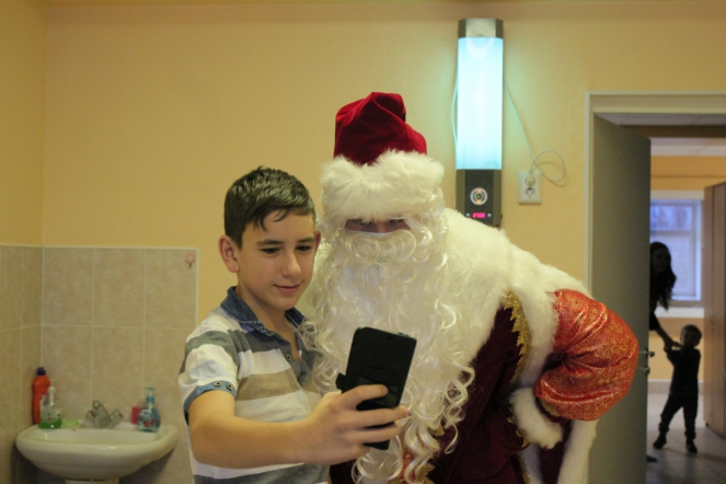 Пациентов клиники СПбГПМУ поздравил Дед Мороз 30