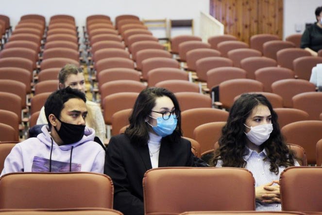 Сотрудники консульства Узбекистана ответили на вопросы студентов СПбГПМУ 4