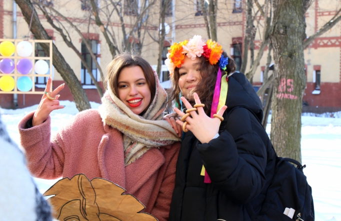 В Педиатрическом университете встретили Масленицу 7