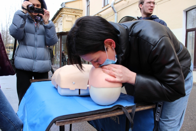 Активисты студенческого совета СПбГПМУ обучили приемам первой помощи 1