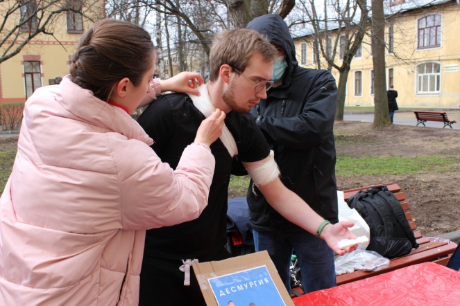 Активисты студенческого совета СПбГПМУ обучили приемам первой помощи 3