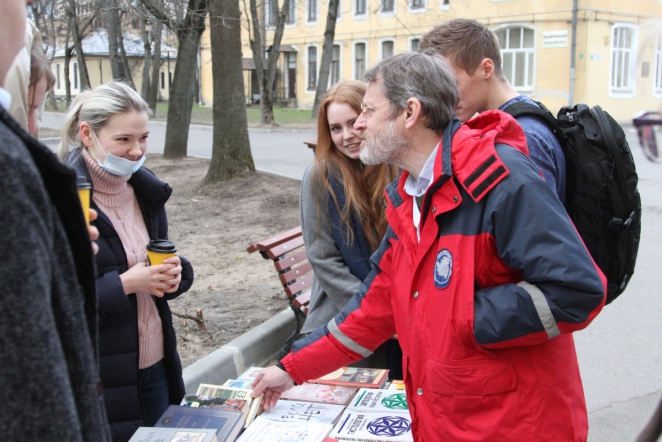 Студенты СПбГПМУ обменялись книгами и учебными материалами 5