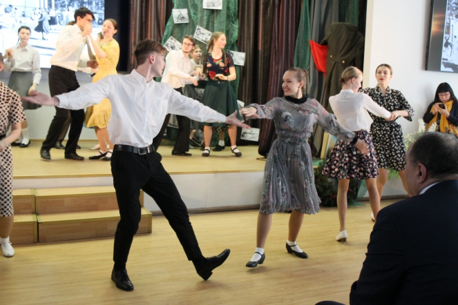 Студенты СПбГПМУ исполнили песни Победы 17