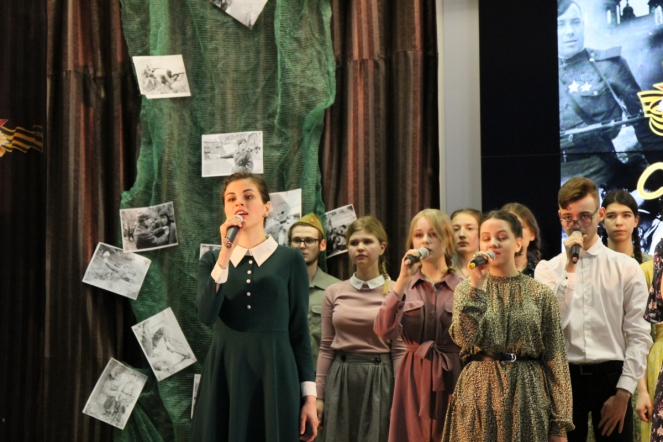 Студенты СПбГПМУ исполнили песни Победы 75