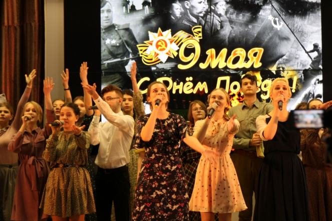 Студенты СПбГПМУ исполнили песни Победы 77