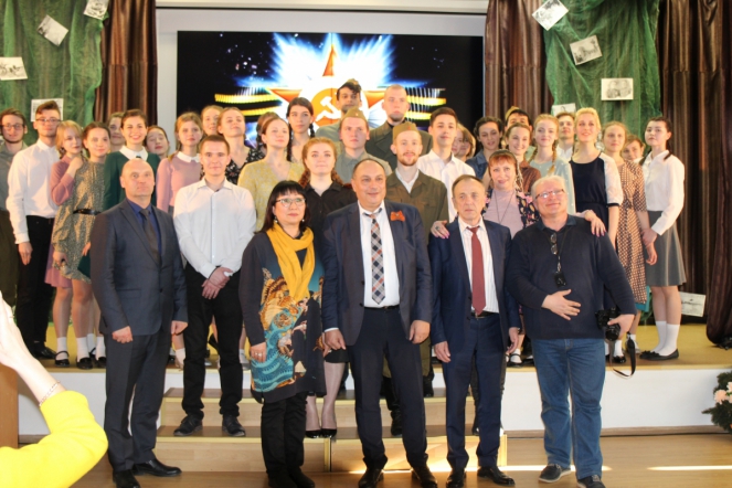 Студенты СПбГПМУ исполнили песни Победы 80