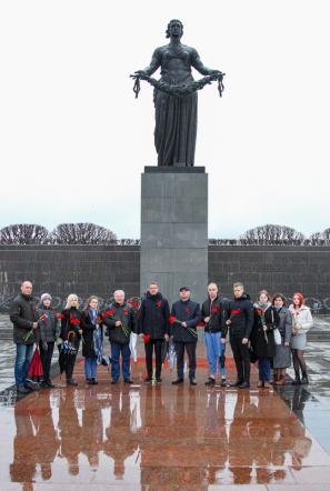 Студенты и сотрудники СПбГПМУ почтили память героев 11