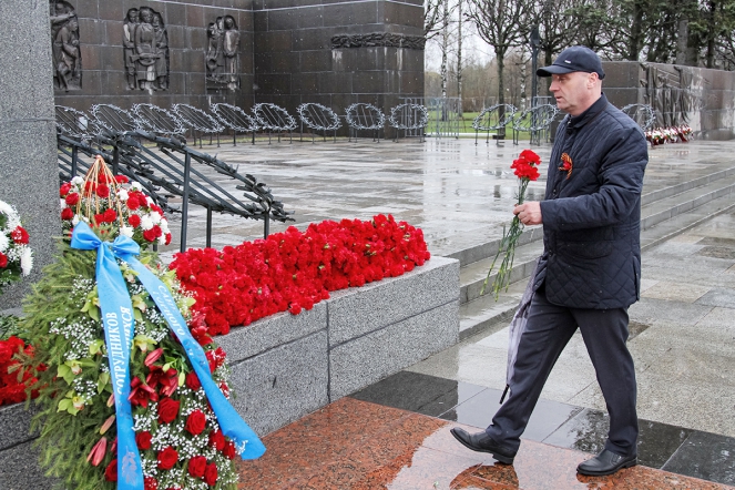 Студенты и сотрудники СПбГПМУ почтили память героев 12