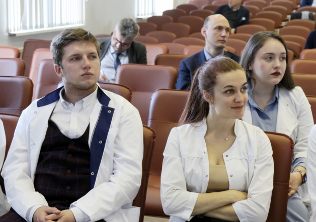 Студентов Педиатрического университета поблагодарили за борьбу с COVID-19 8