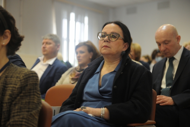 26 мая: Пленарное  заседание 16