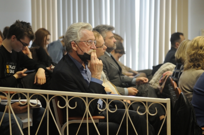 26 мая: Пленарное  заседание 19