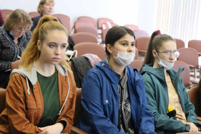 27 мая: Пленарное заседание 13