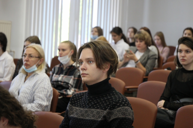 27 мая: Пленарное заседание 21