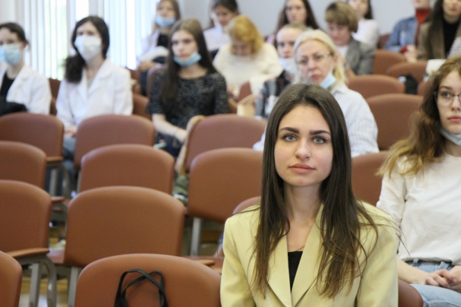 27 мая: Пленарное заседание 44