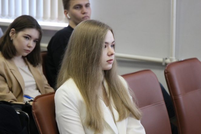 28 мая: Пленарное заседание 27