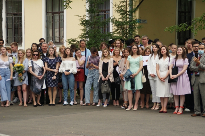 В Педиатрическом университете вручили дипломы выпускникам 13