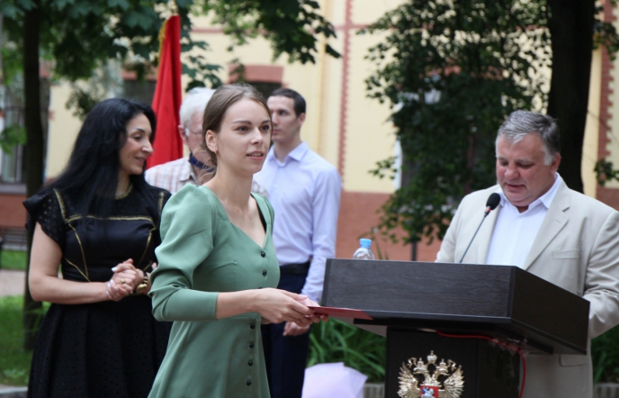 В Педиатрическом университете вручили дипломы выпускникам 50