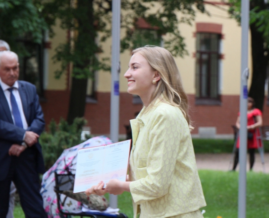 В Педиатрическом университете вручили дипломы выпускникам 52