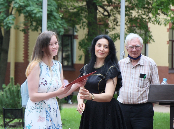 В Педиатрическом университете вручили дипломы выпускникам 72