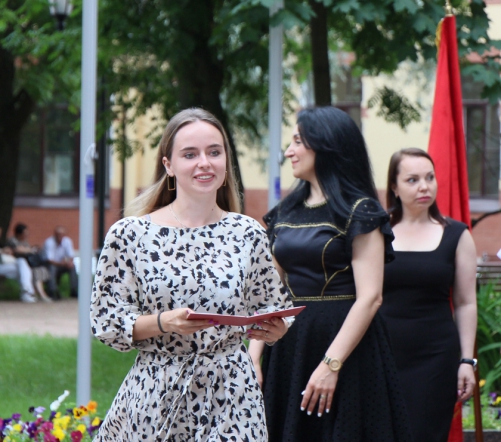 В Педиатрическом университете вручили дипломы выпускникам 76