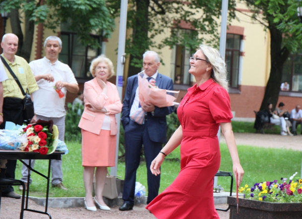 В Педиатрическом университете вручили дипломы выпускникам 77