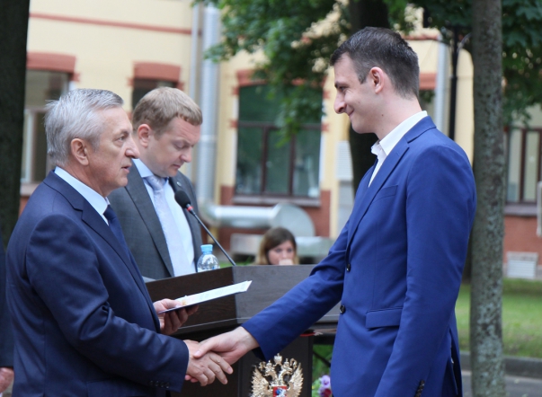 В Педиатрическом университете вручили дипломы выпускникам 86