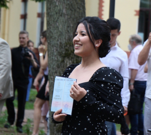 В Педиатрическом университете вручили дипломы выпускникам 91