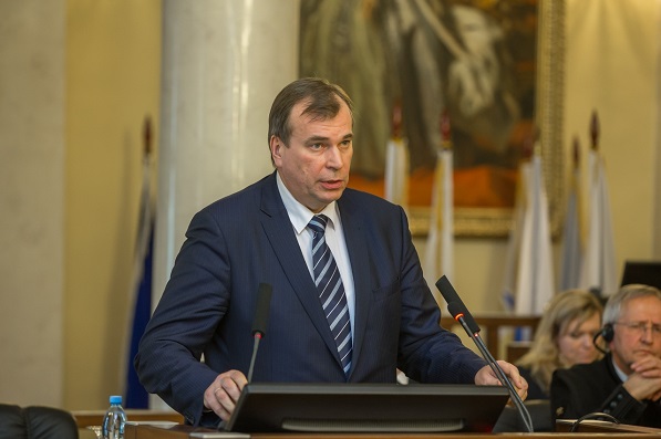 Председатель Комитета по науке и высшей школе  поздравил студентов с 1 сентября