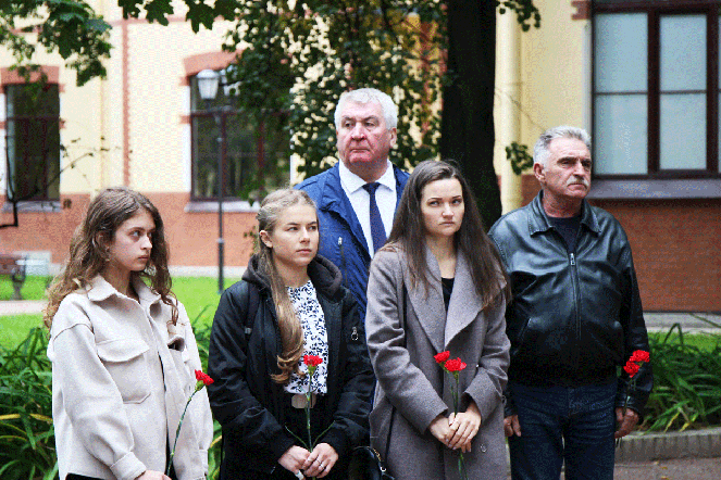 В СПбГПМУ почтили память павших в годы блокады Ленинграда 6
