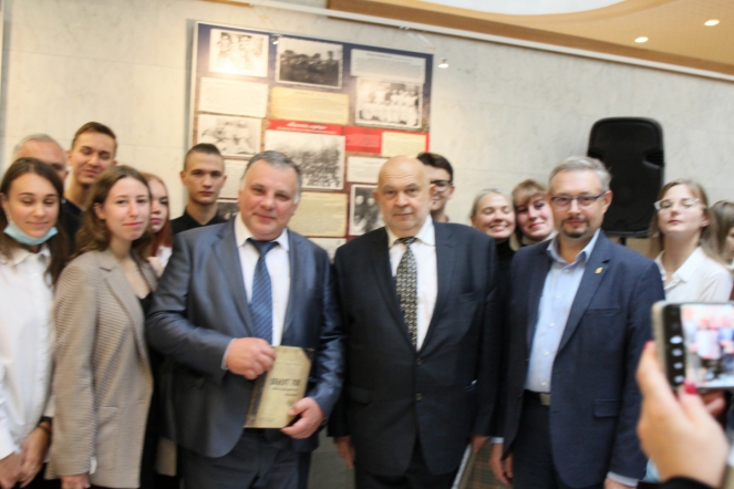 В РНБ открылась выставка о подвиге педиатров  в блокаду 17