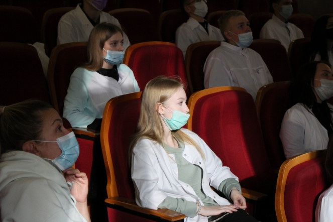 СПбГПМУ посетили школьники с Дальнего Востока 11