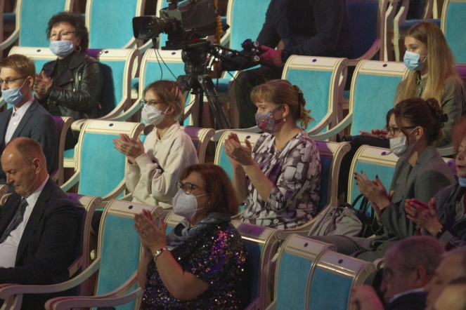 Врачи – «Герои нашего времени» получили награды 3