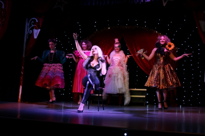 В «Гиппократе» прошло новогоднее представление 8