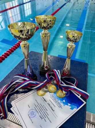 Команда СПбГПМУ взяла серебро в межвузовских соревнованиях по плаванию 5