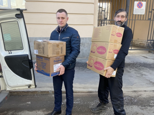 В СПбГПМУ собрали гуманитарную помощь для беженцев 1