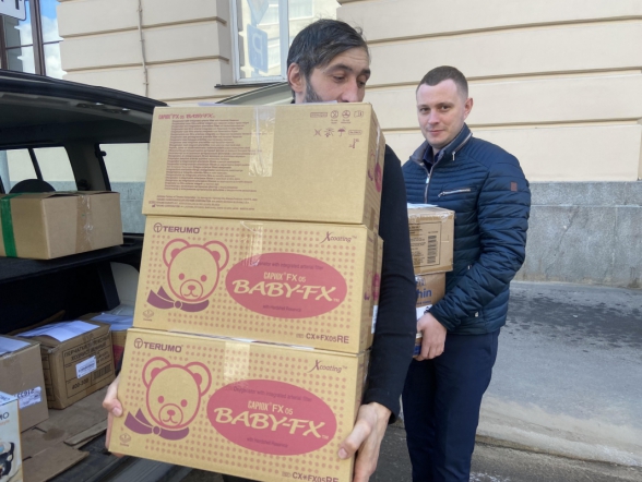 В СПбГПМУ собрали гуманитарную помощь для беженцев 4